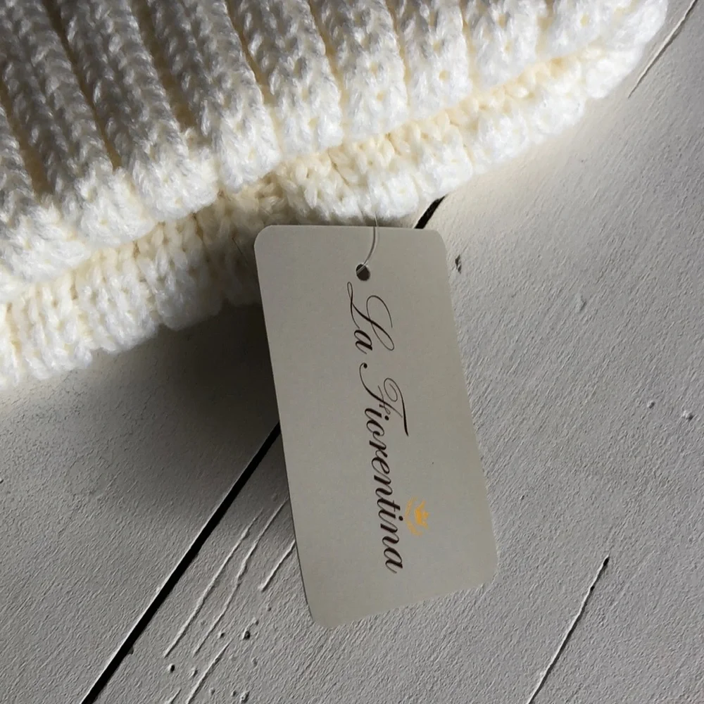 La fiorentina White fur Pom Pom beanie hat NWT - Picture 4 of 6